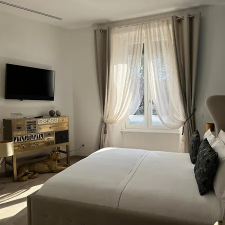 Alto Guest house *